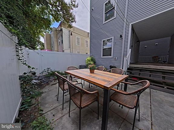 4th image of 2139 N 18th St