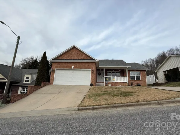 1140 Stephenson Ct, Lenoir, NC 28645