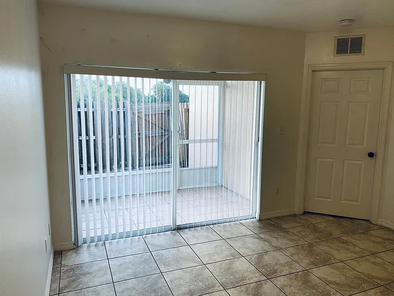 483 Las Cortes Ln #101 — Photo 19