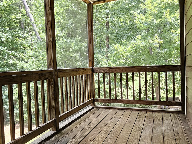 Main Floor Screened in Balcony