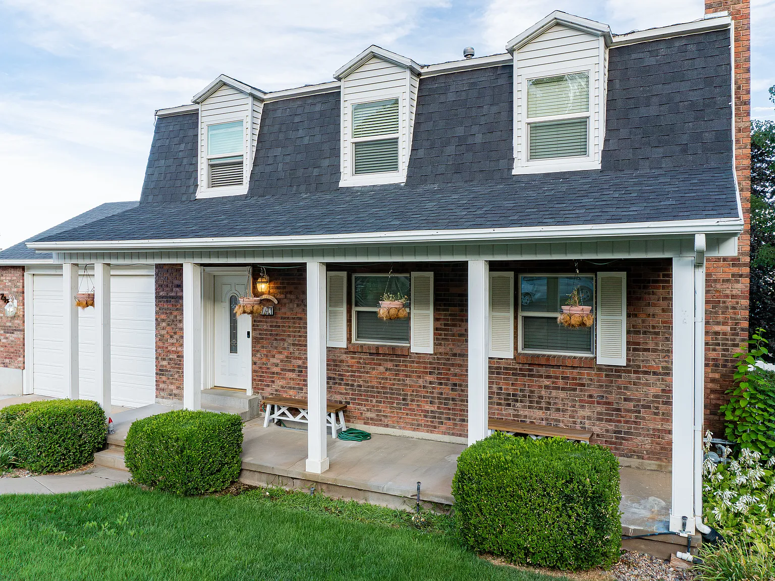 747 Easthills Dr — Photo 1