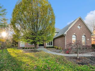22451 Kensington, Novi, MI 48374