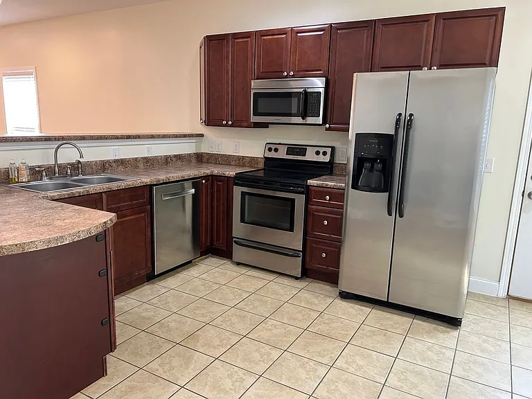 1311 Carrberry Ct — Photo 4