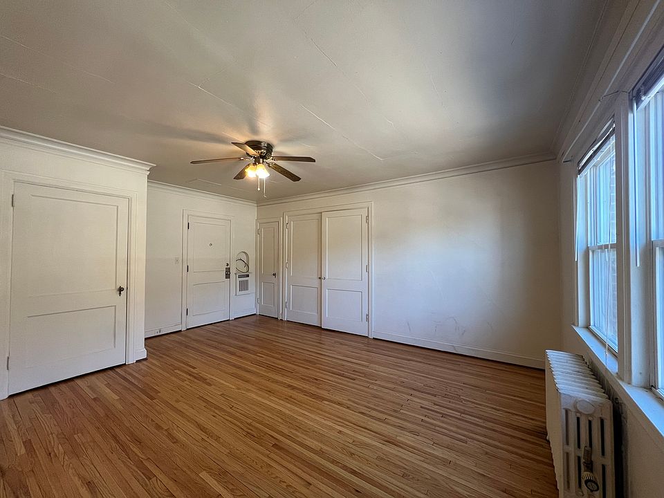 1st image of 1019 S Farwell St #204