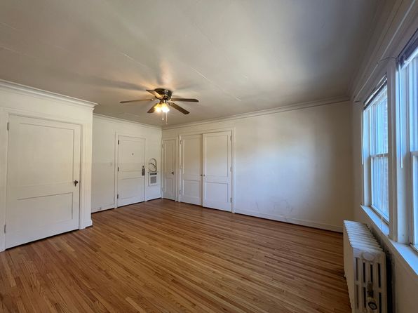 1019 S Farwell St #204