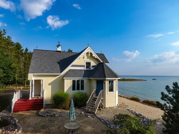 18339 Bannock Ln, Ocqueoc, MI 49759