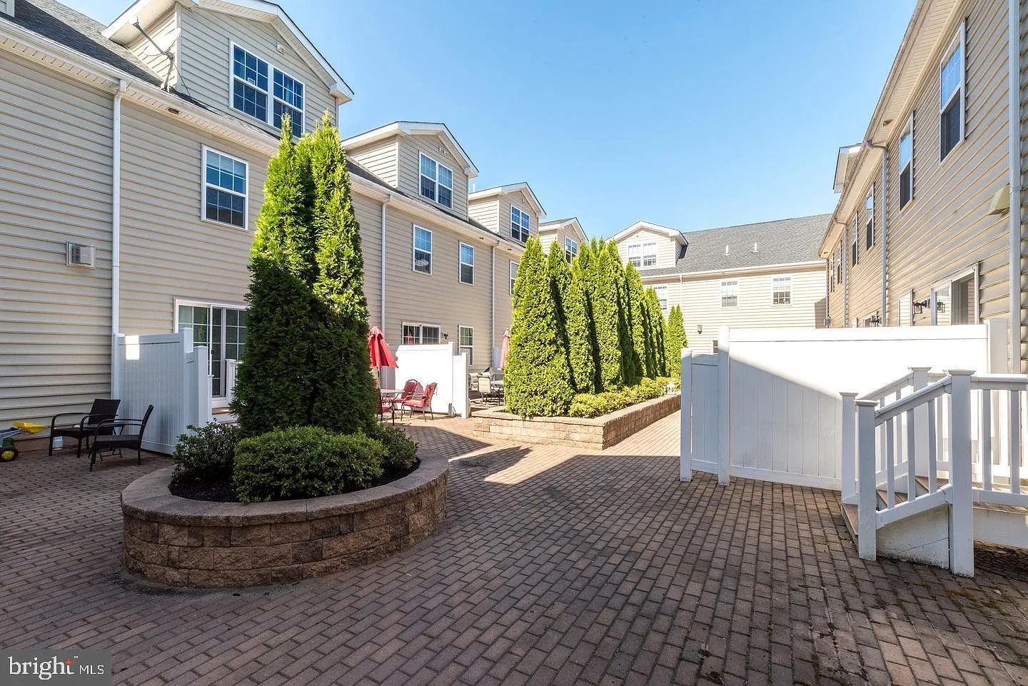 3 bed, 2.5 bath, 1500 sqft, $2,800 — Photo 3