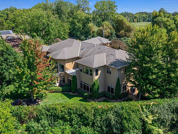 3rd image of 230 Birch Bluff Rd