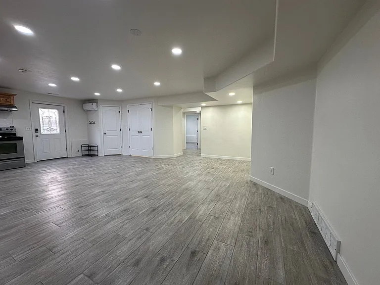 4000 E Mount Airey Dr — Photo 13