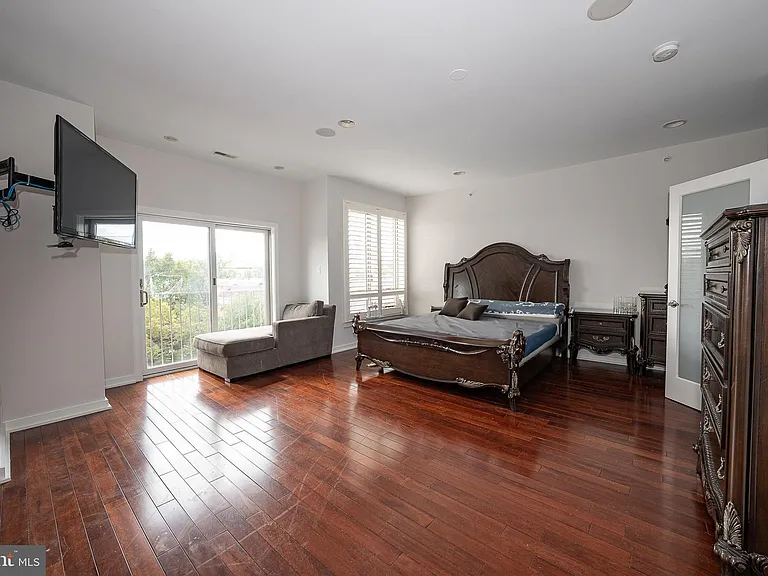 601 Poplar St — Photo 24