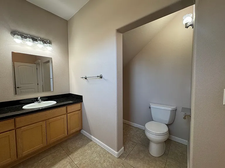 4467 Castlerock Dr — Photo 14