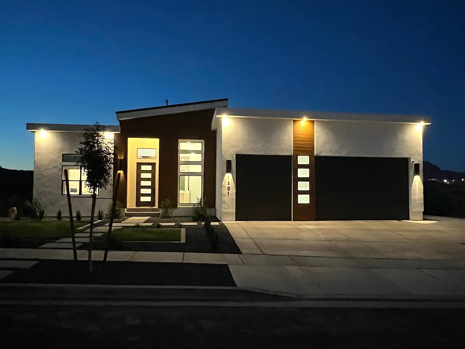 1501 Colbey Loop — Photo 1