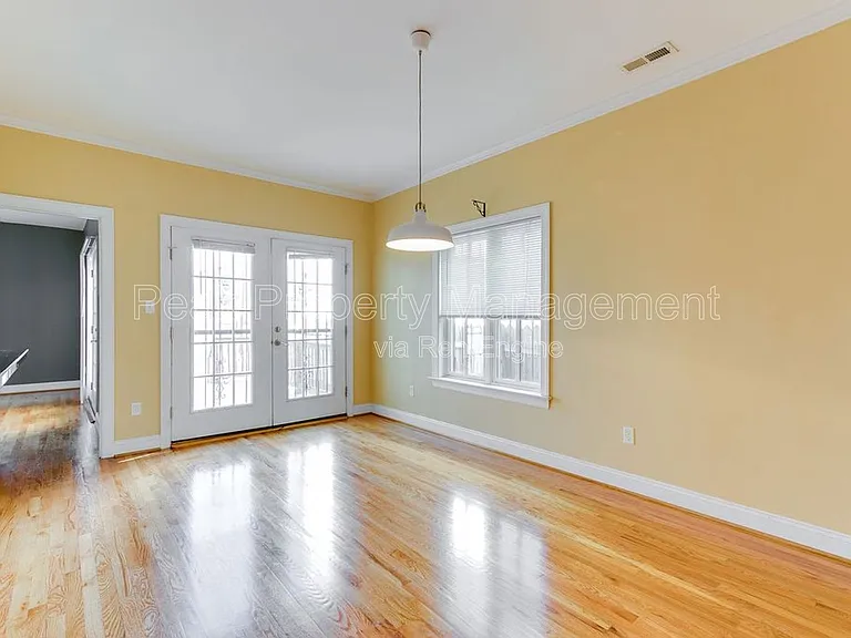 710 N 1st St — Photo 10