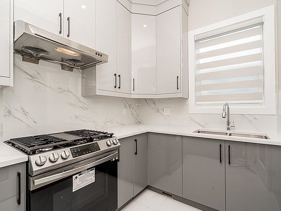 5th image of 13955 60a Ave