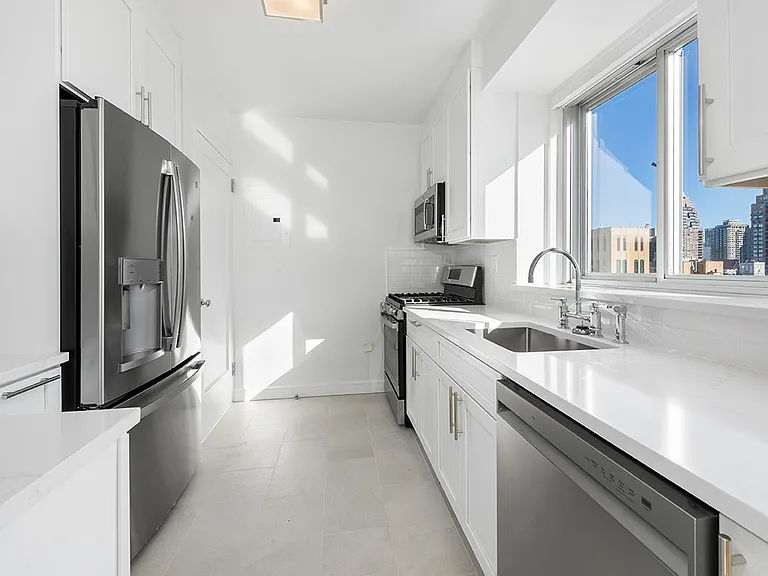 254 E 68th St #30A — Photo 3