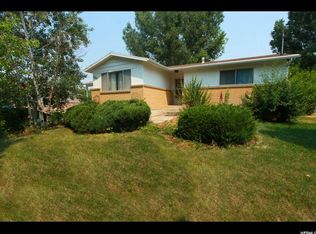 385 Rosewood Dr, Hyrum, UT 84319