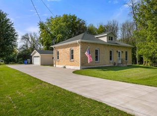 602 N 9th St, Winneconne, WI 54986