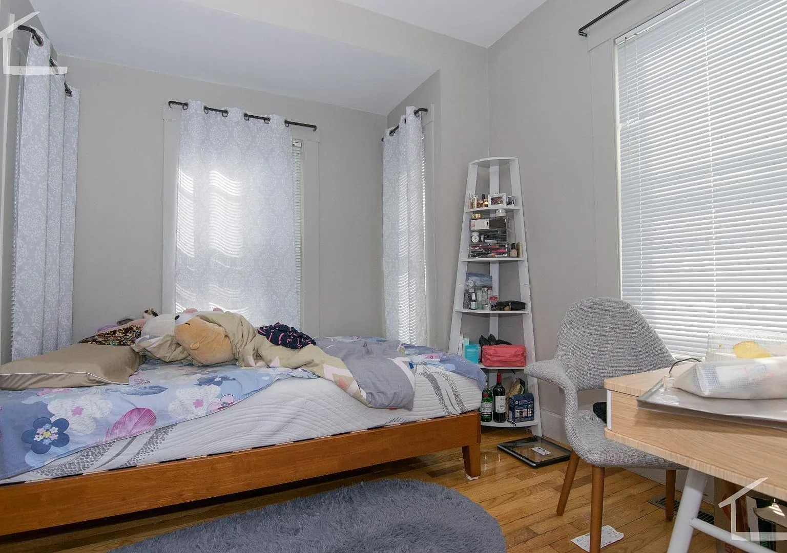 Nicely updated 3 bed in Allston near the Green Line. — Photo 2
