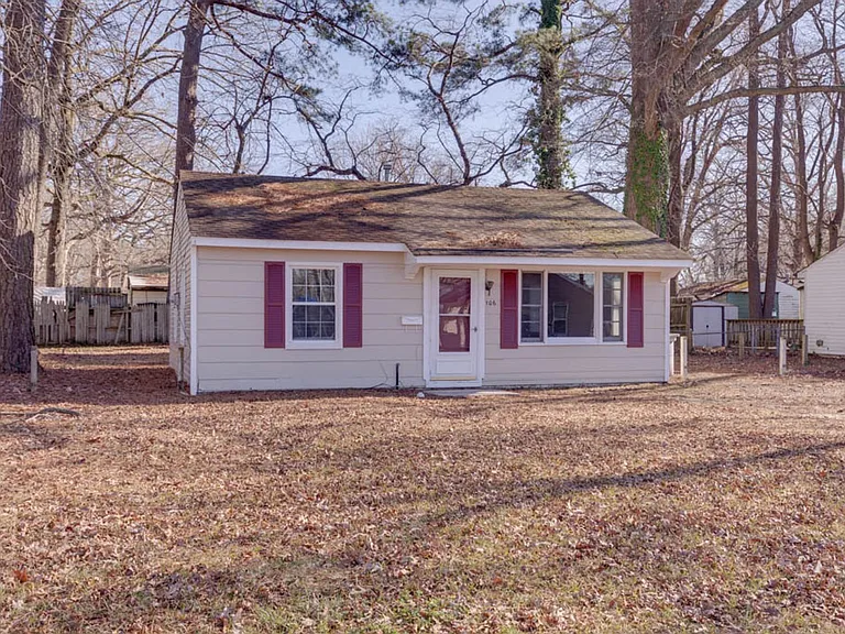 106 Pine Grove Ave — Photo 3