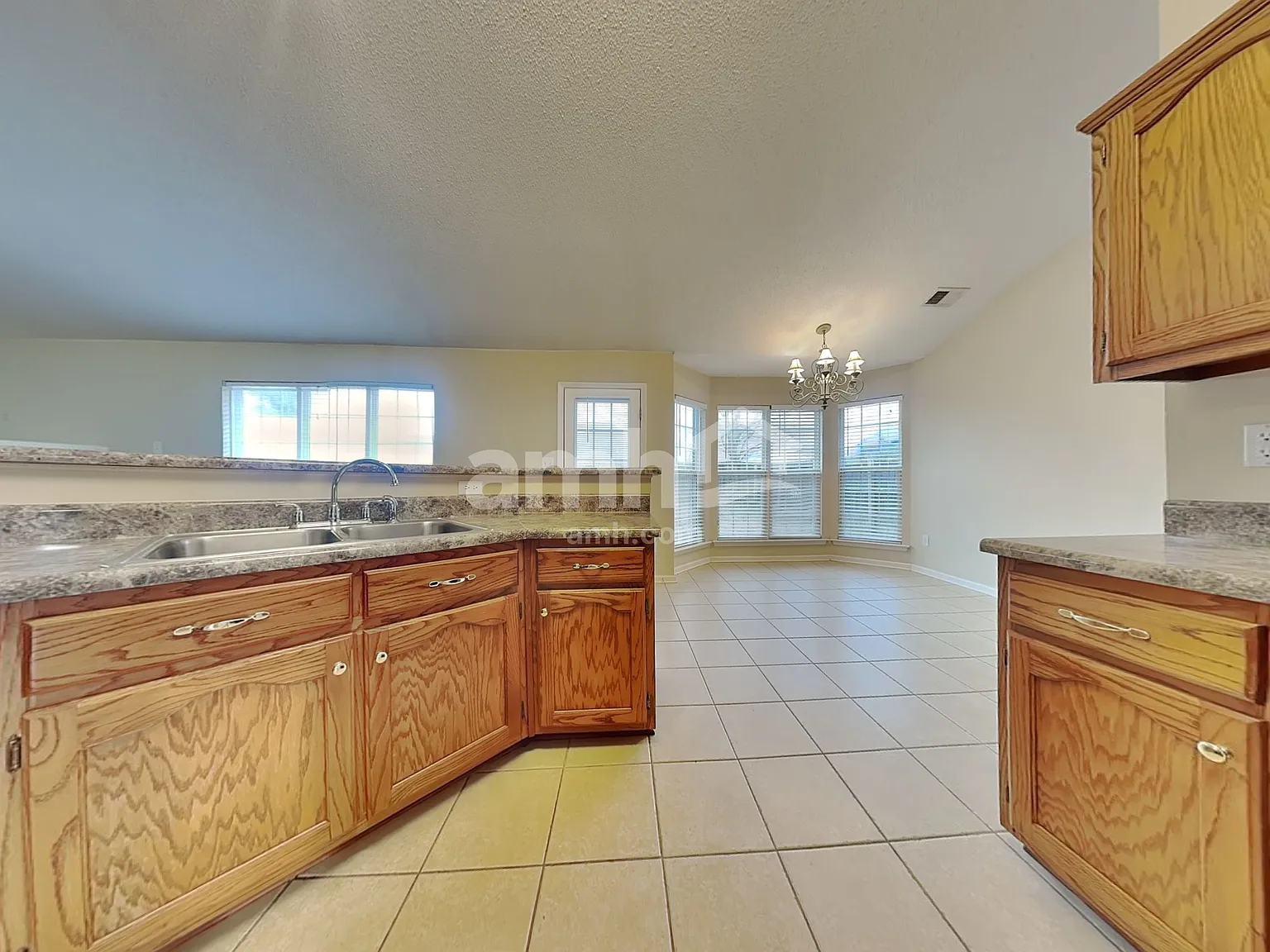 3 bed, 2.0 bath, 1604 sqft, $2,095 — Photo 4
