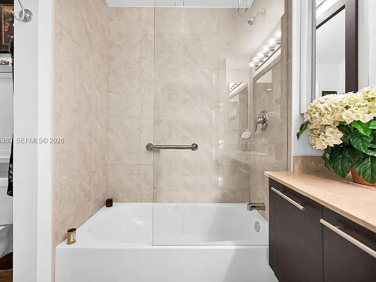 1900 N Bayshore Dr #5103 — Photo 28