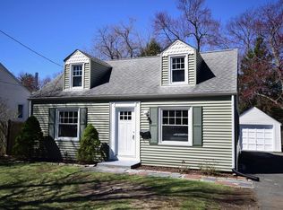 18 Mayflower Rd, Springfield, MA 01118