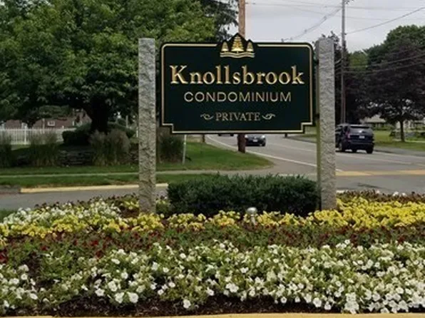 20 Brian Dr APT E, Stoughton, MA 02072