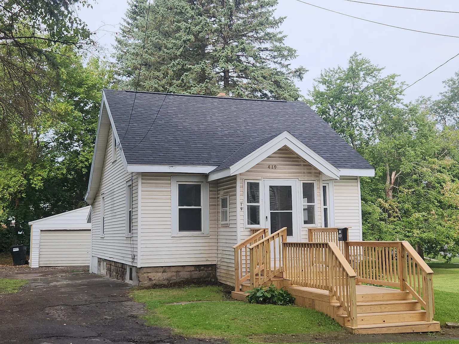 2 bed, 1067 sqft, $1,787 — Photo 1
