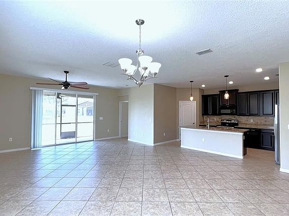 5th image of 2289 Grantham Ave