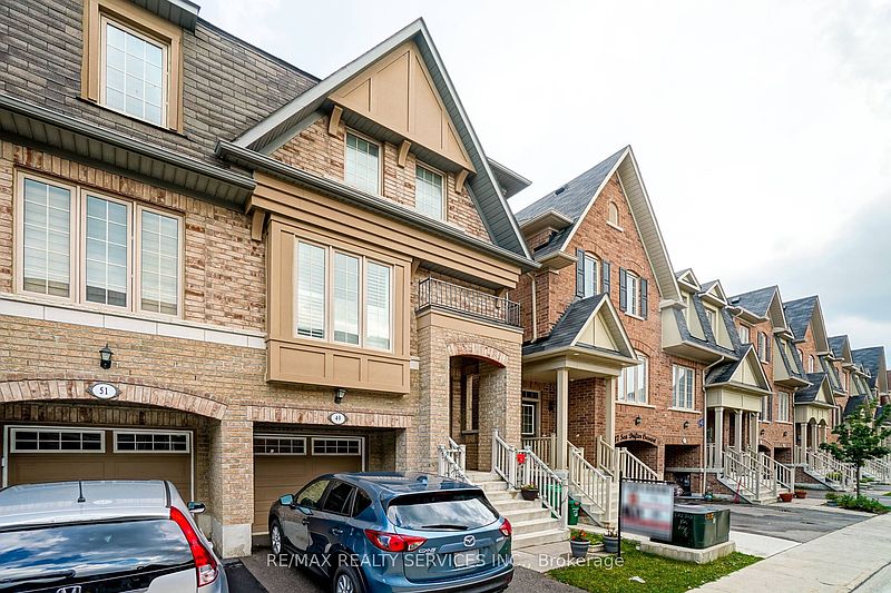Brampton Townhouse for rent - 3 Bedrooms — photo 2