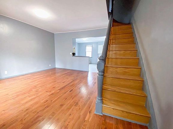 3rd image of 8645 Bay 16 St