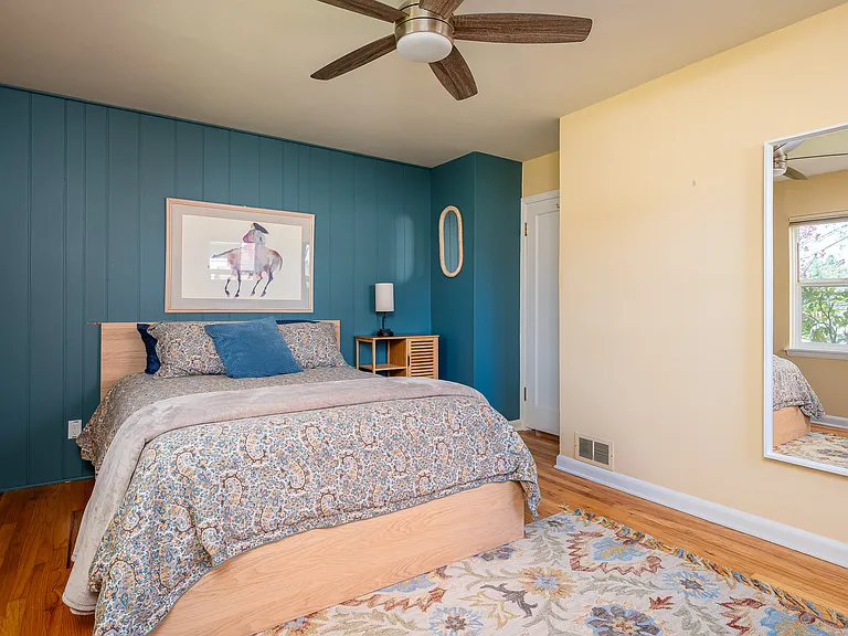 8922 SE Market St — Photo 11