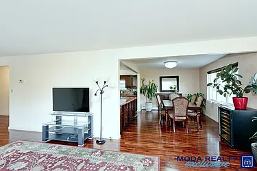 Rented by Moda Realty