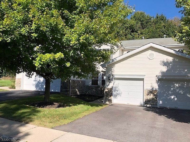 1st image of 34 PORTSMOUTH CT