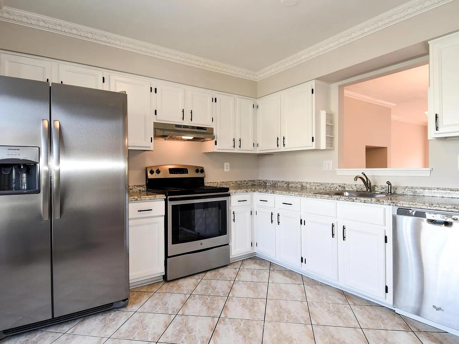 3 bed, 2.5 bath, 1934 sqft, $2,595 — Photo 4