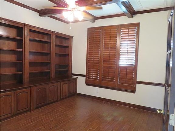 4th image of 3433 Continental Dr