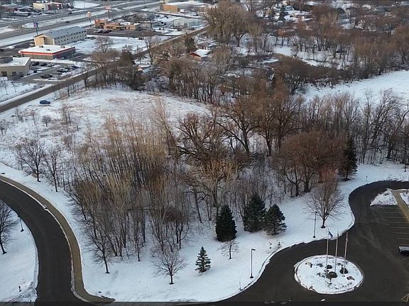 2nd image of Stevens St