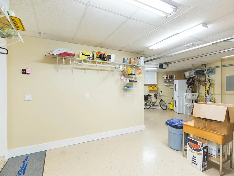 2020 W Dekle Ave #C — Photo 81