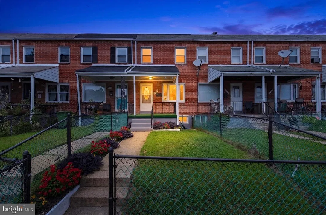 2 bed, 1.5 bath, 1060 sqft, $1,800 — Photo 2