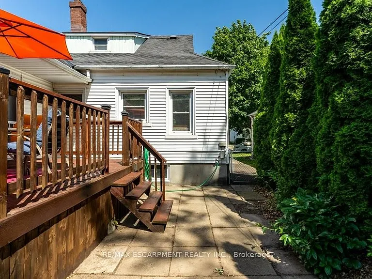 19 Columbia St — Photo 34
