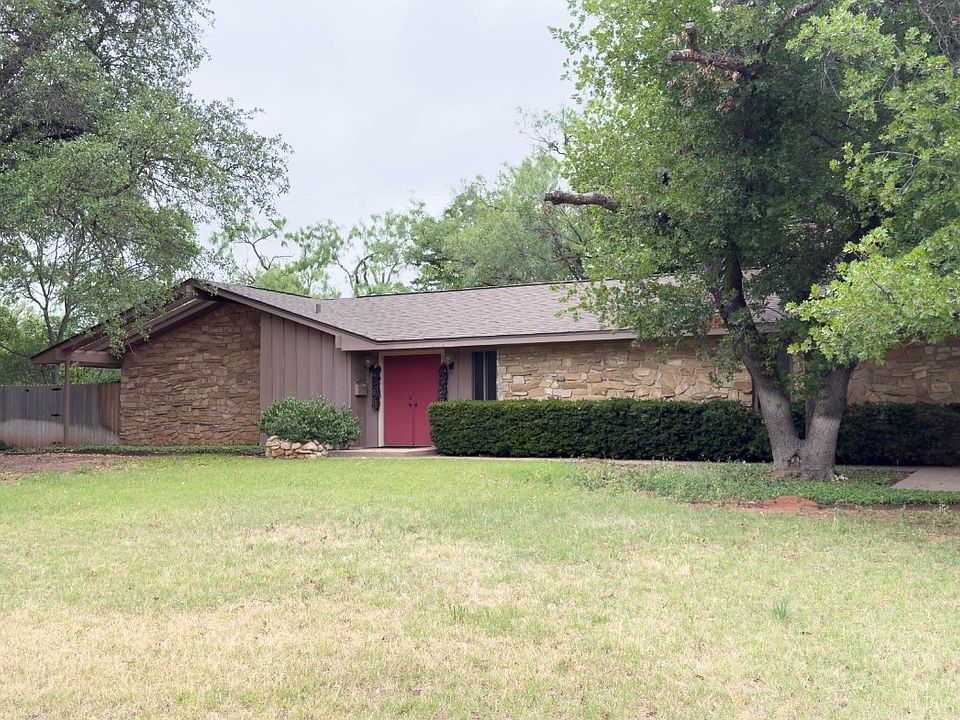 1st image of 2134 River Oaks Cir