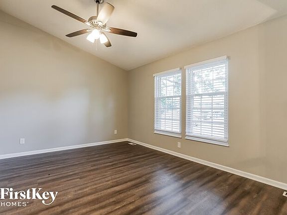 3rd image of 919 Shiloh Ct