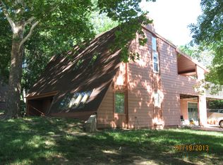 2100 Goodnow Cir, Manhattan, KS 66502