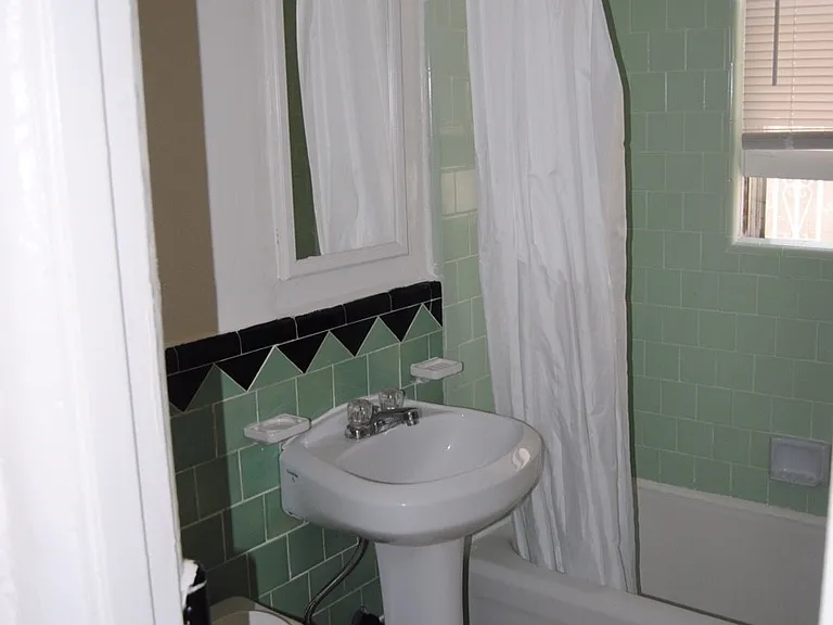 455 N Genesee Ave #D — Photo 4