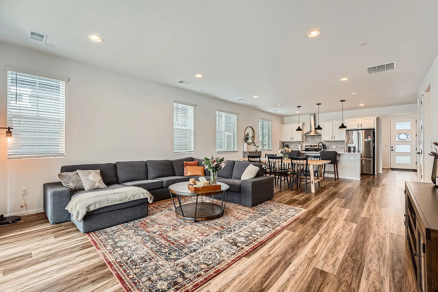 3 bed, 1748 sqft, $3,850 — Photo 1