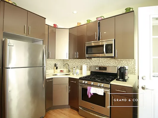 Rented by Grand & Co. | media 14