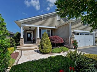 15 Riva Ridge Rd, Manalapan, NJ 07726