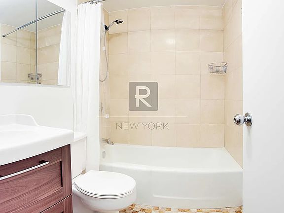 5th image of 150 W 51st St #15-8