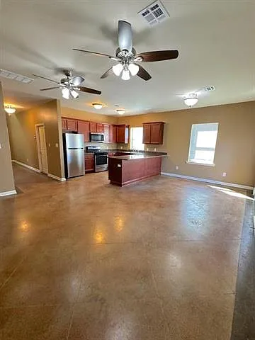 3 bed, 2.5 bath, 1476 sqft, $2,300 — Photo 3