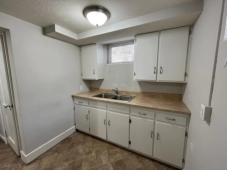 305.5 S 3rd St #305-1/2 — Photo 5